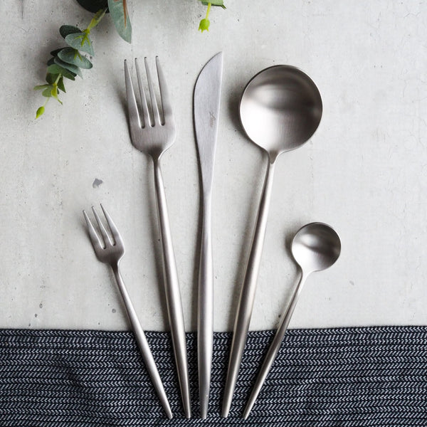 Elegant Cutlery - Silver